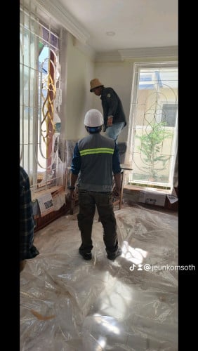 ជាងថ្នាំ ជួសជុលផ្លាស់ប្ដូរពណ៌ថ្នាំផ្ទះចាស់ឱ្យថ្មីនិងទទួលធ្វើការងារថ្នាំអាគារធំៗក្នុងតម្លៃសមរម្យ