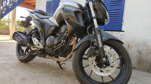 ម៉ូតូត្រូវការលក់ចេញ YAMAHA FZ250