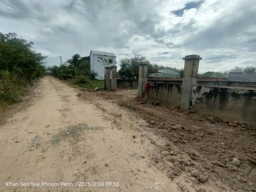 ដីលក់ ឬជួល / land for sale or rent