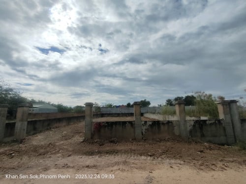 ដីលក់ ឬជួល / land for sale or rent