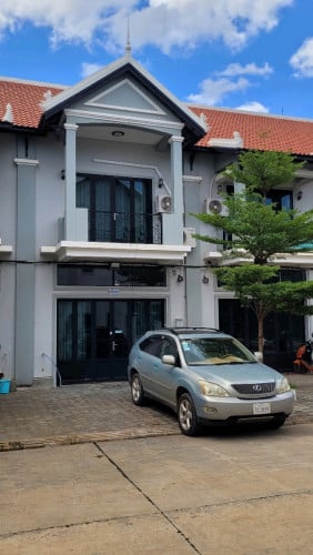 ផ្ទះល្វែងលក់បន្ទាន់ក្នុងក្រុងសៀមរាប house for sale