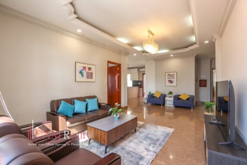 BKK1 area| 4 bedrooms penthouse apartment for rent| Small gym and 4 balconies