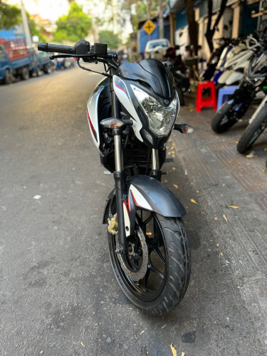 bajaj pulsar 2014