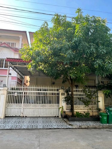 វីឡាភ្លោះលក់បន្ទាន់ នៅក្នុងបុរីពិភពថ្មី វត្តសំរោងអណ្ដែត