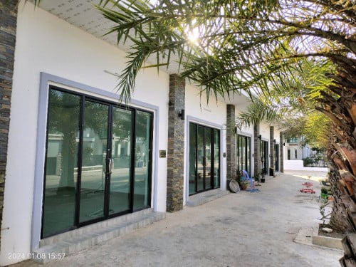 ផ្ទះល្វែងសំរាប់លក់ឡៃឡុង