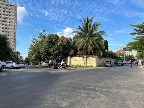 វីឡាកែងសំរាប់លក់នៅទួលគោក