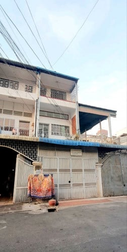 ផ្ទះមួយជុងលក់ប្រញ៉ាប់ ចចារបាន