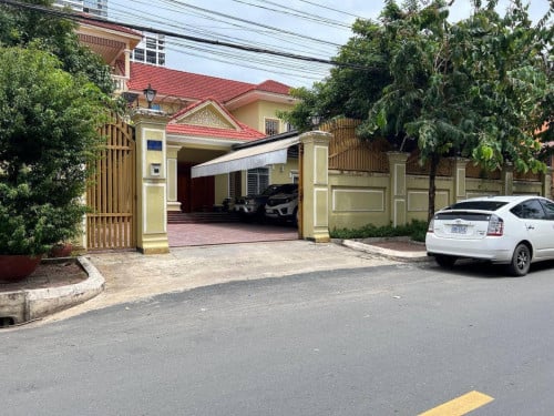 វីឡាលក់តម្លៃល្អនៅទួលគោក