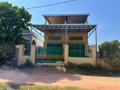 ផ្ទះលក់បន្ទាន់នៅក្រាយផ្សារខ្នារក្រុងសៀមរាប