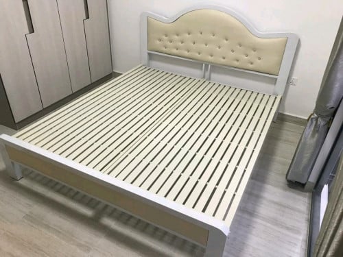 គ្រែចំនិតព្រះខែលេខ១ 1.6ម