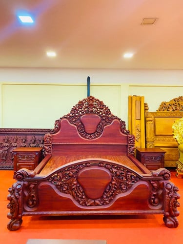 គ្រែម៉ូតបារាំងឈើធ្នង់ខ្មែរ