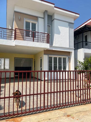 វីឡាទោលលក់ម្ចាស់ផ្ទាល់ខ្លួន ក្រេាយផ្សារបាត់ដឹង(លក់ខាត់10000ដុល្លារ)
