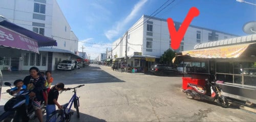 លក់បន្ទាន់ជាប់កែងទល់ផ្សារ(បញ្ជាក់ផ្ទះបានបង់ផ្តាច់ពីបុរី)