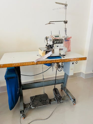 Overlock machine Automatic