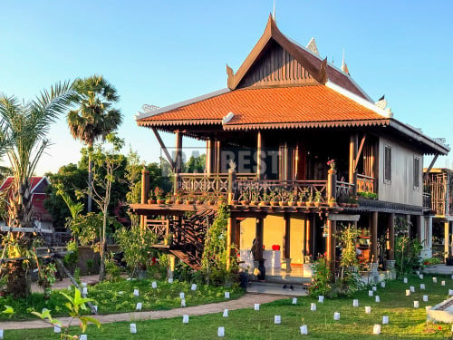 4 Bedroom Villa With Swimming Pool And Garden For Rent In Siem Reap