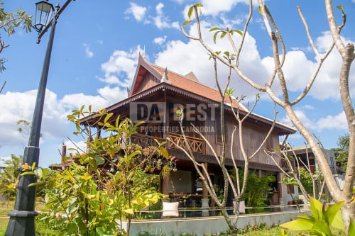 4 Bedroom Villa With Swimming Pool And Garden For Rent In Siem Reap