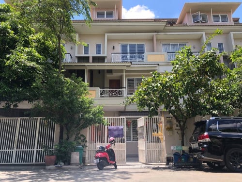 បុរីប៉េងហួតបឹងស្នោរ​ លក់