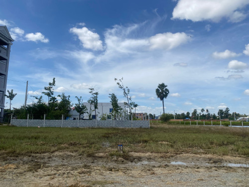 ដីលក់កប់ស្រូវ 10m*20m អាចសង់ផ្ទះបានភ្លាម