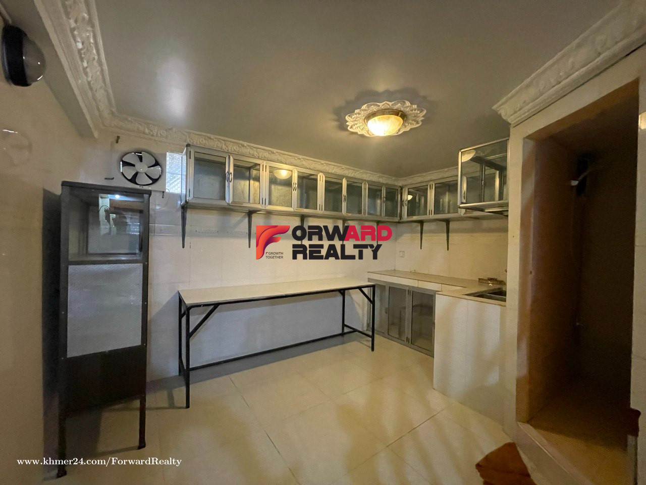 6Bedrooms House for rent near independence monument and Naga world