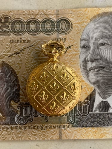 នាឡិកាដក់បុរាណ របស់កម្រ ជប៉ុន មួលឡានអត់ប្រើថ្មទេ ដើរហូត