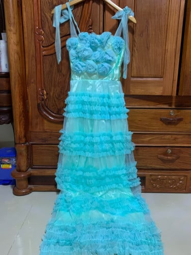 រ៉ូបញុាំការ