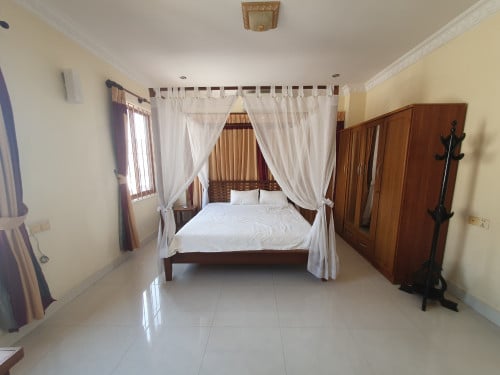 Specious Serviced Apartment for Rent near Tuol Tompoung Market(available for car park)