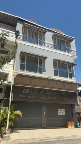 ផ្ទះ/អគារជួល ឬលក់ ៖ ក្នុងផ្សាររតនះផ្លាហ្សា, សង្កាត់ទឹកថ្លា ខណ្ឌសែនសុខ, រាជធានីភ្នំពេញ ។