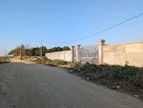 ដីសម្រាប់ជួល Land for Rent 土地出租