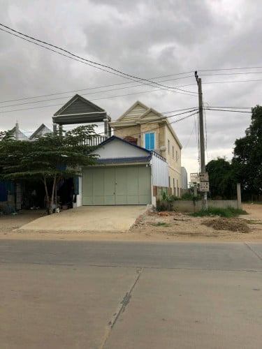 ផ្ទះលក់លើផ្លូវព្រៃស(165000$)ចរចារ