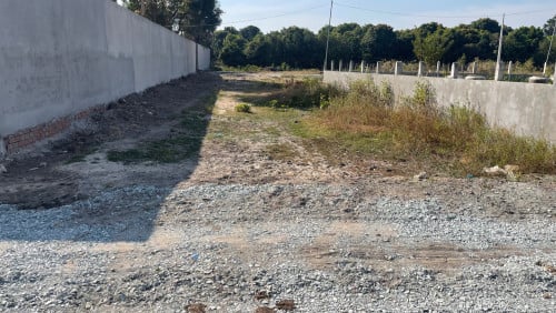 ដីលក់ 10m x 20m ប្លង់រឹង