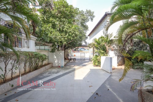 3-storey commercial villa for rent in Tuol Kork – Phnom Penh.