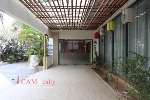 3-storey commercial villa for rent in Tuol Kork – Phnom Penh.