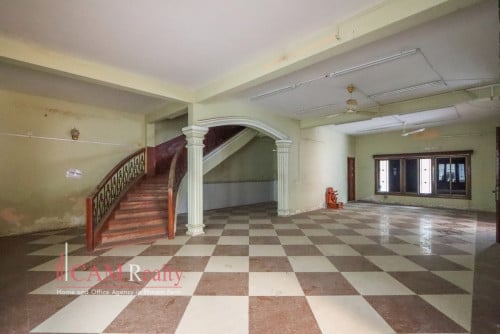 3-storey commercial villa for rent in Tuol Kork – Phnom Penh.