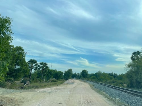 ដីកែងលក់ជាប់ផ្លូវ ៦០ម ភ្នំតាម៉ៅ