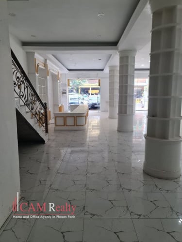 Commercial/shophouse for rent along Mao Tse Toung Boulevard - Phnom Penh