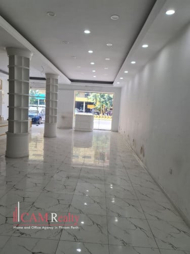 Commercial/shophouse for rent along Mao Tse Toung Boulevard - Phnom Penh