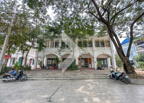 Corner Commercial Building for Rent in Wat Bo, Riverside