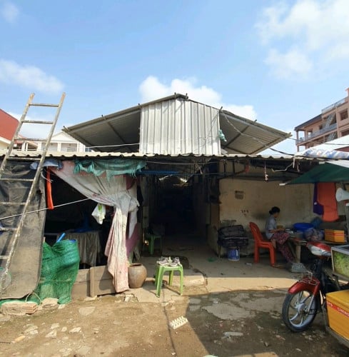 ដីលក់បន្ទាន់ជិតផ្លូវវេងស្រេង