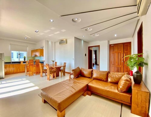 Beautiful apartment 2 beds with elevator for rent next to Russian market