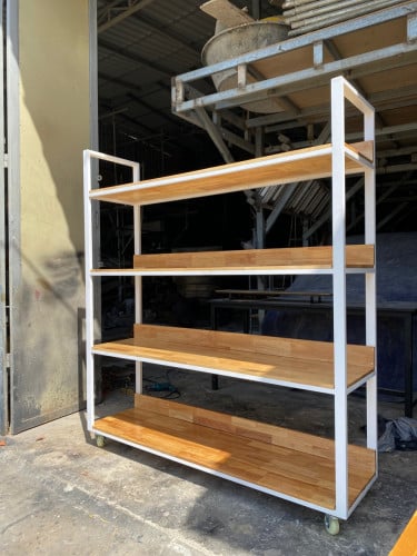 ធ្នើរឃ្លាំង/Shelf for stock