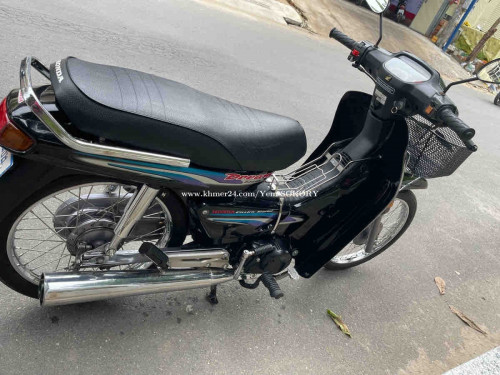 ធានាម៉ូតូនៅសុំណុំ