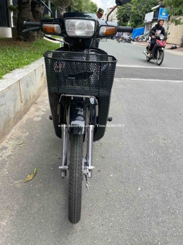 ធានាម៉ូតូនៅសុំណុំ