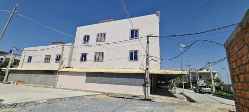 ផ្ទះចំហៀង3ជាន់ជួល