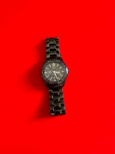 Guess for ladies full black new 98% only watch