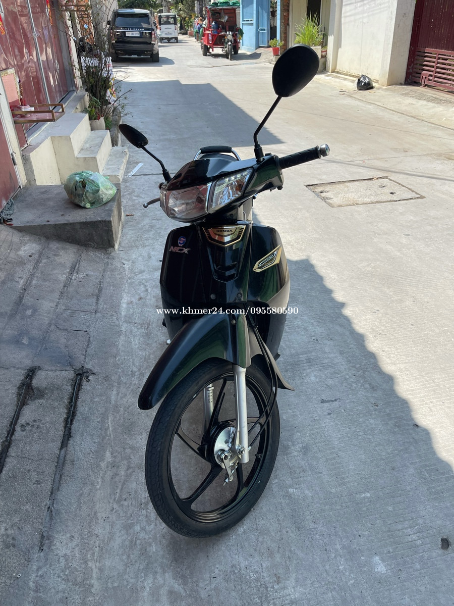 Honda dream for sale Price 1350.00 in Chbar Ampov Pir, Cambodia Kim