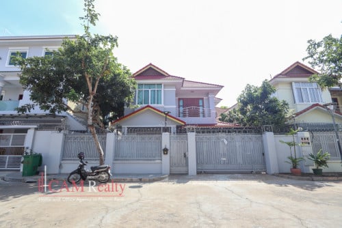 3 Bedroom Villa For Rent in Bassac Garden City | Tonle Basak