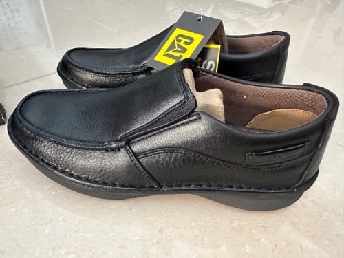 ស្បែកជើង CAT Brand ហ្សុីន