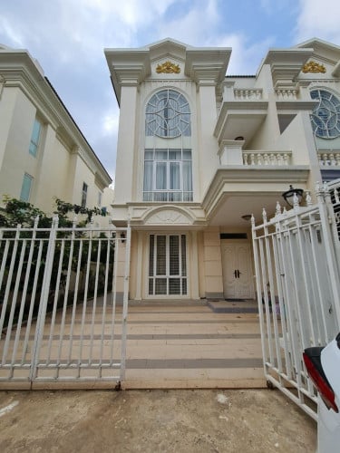 ផ្ទះលក់ Borey Mekong Royal តម្លៃធូ ក្រោមទីផ្សារ តុបតែងហើយស្អាត