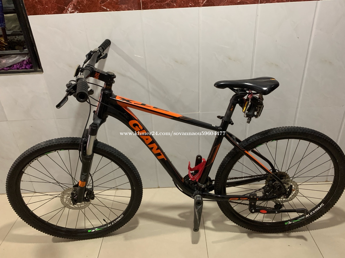 Giant atx870 Price 330.00 in Samraong Kraom Cambodia V BIKE