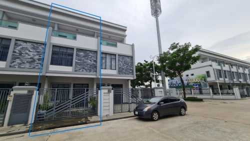 វីឡាកូនកាត់មង្គលសុីហ្គ្រេន(Eo+E1+E2) នៅបុរីមង្គលភ្នំពេញកៀនស្វាយ តំលៃលក់​ 119800$ រឺ ជួល​ 350$/ខែ